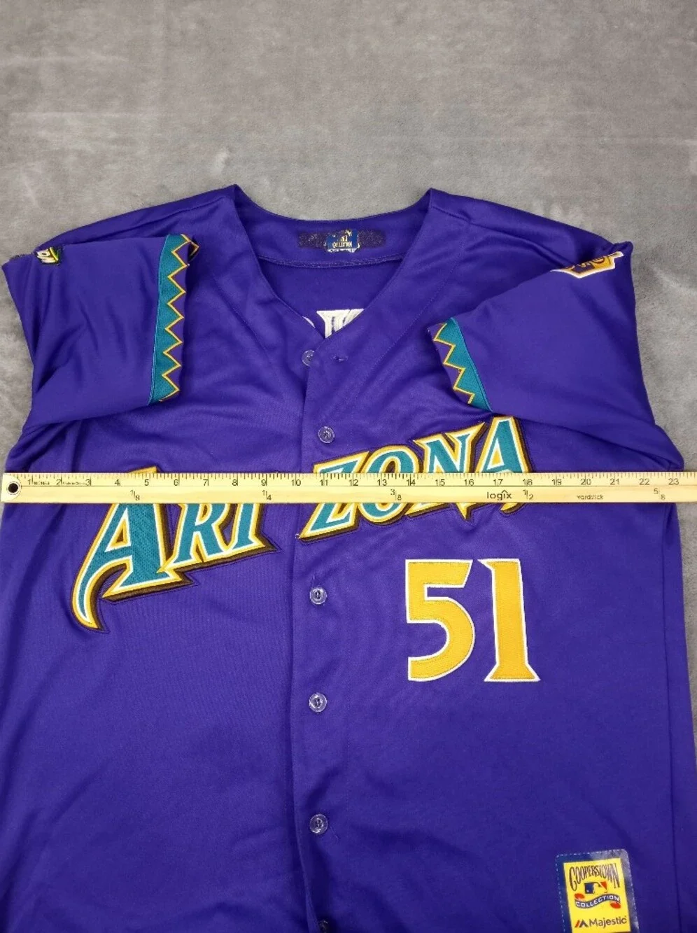 Majestic Arizona Diamondbacks Men's Vintage 2001 Words Series Baseball Jersey - Picture 9 of 12